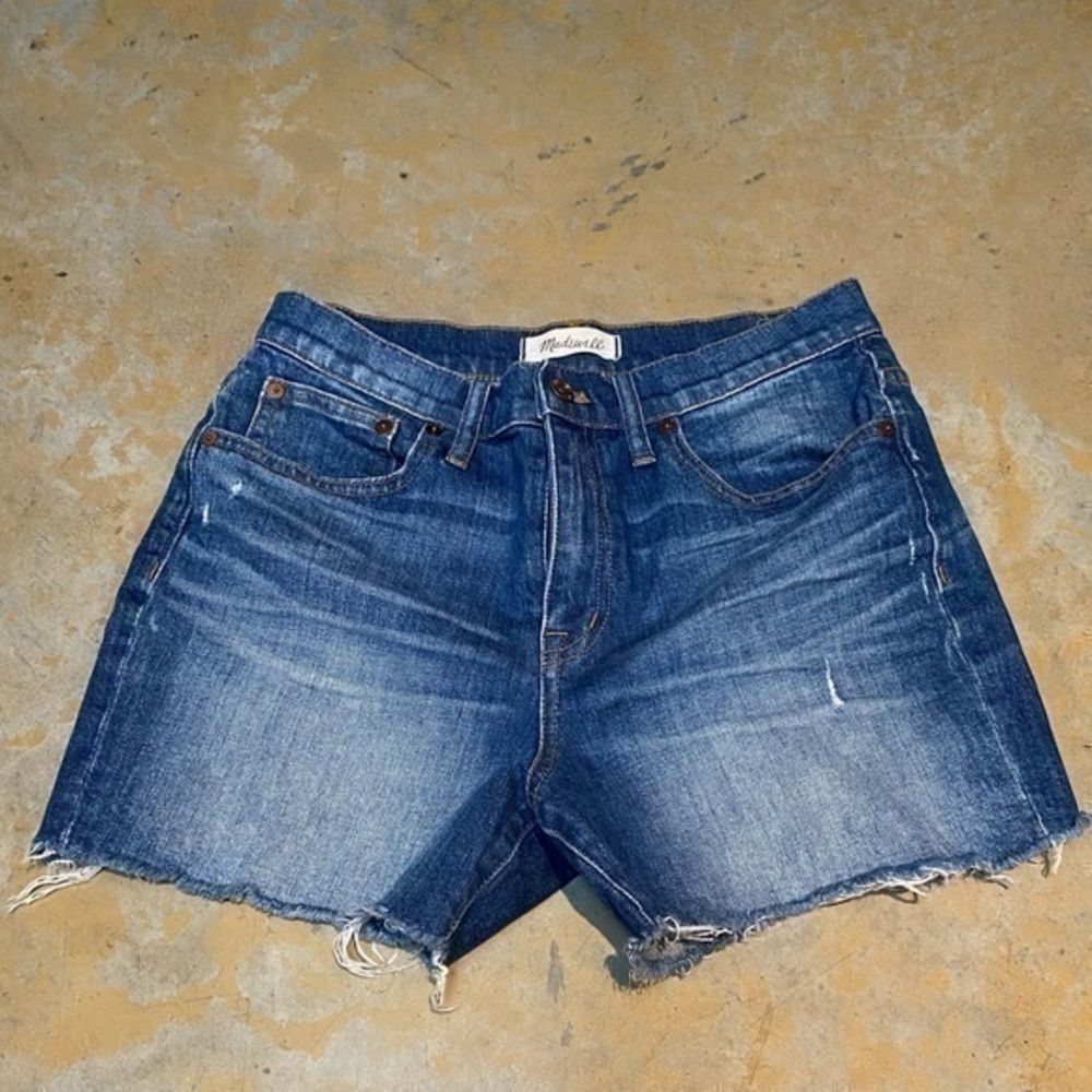 Madewell highrise denim shorts size 27
